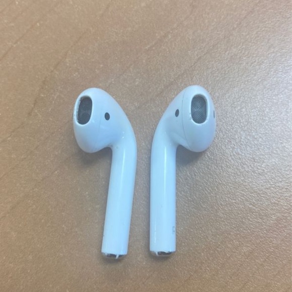 Air Pods 2nd Generation - Picture 6 of 8